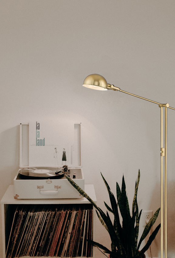 Z-Lite Grammercy Park 13" 1-Light Heritage Brass Steel Floor Lamp