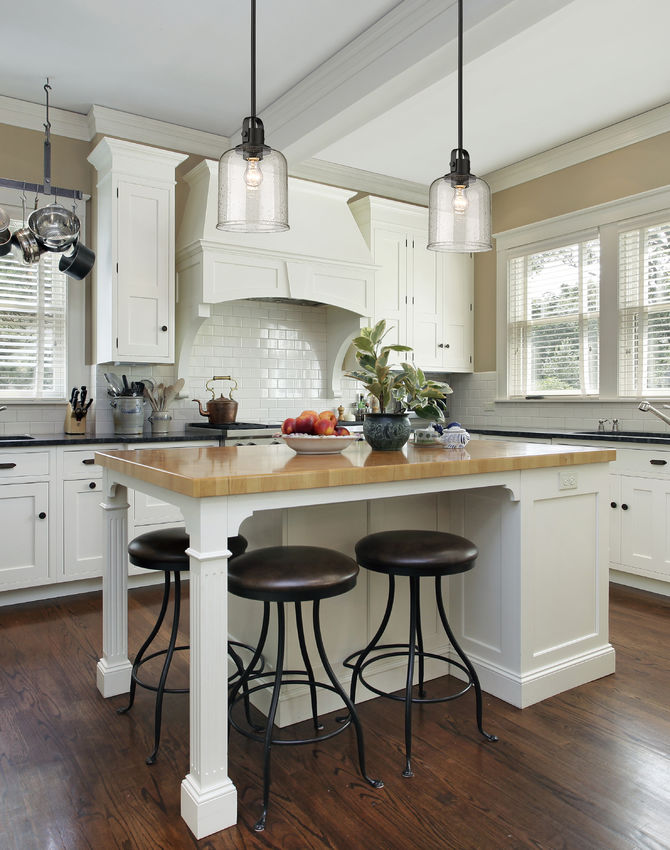 Z-Lite Kinsley 8" 1-Light Matte Black Pendant Light With Clear Seeded Glass Shade