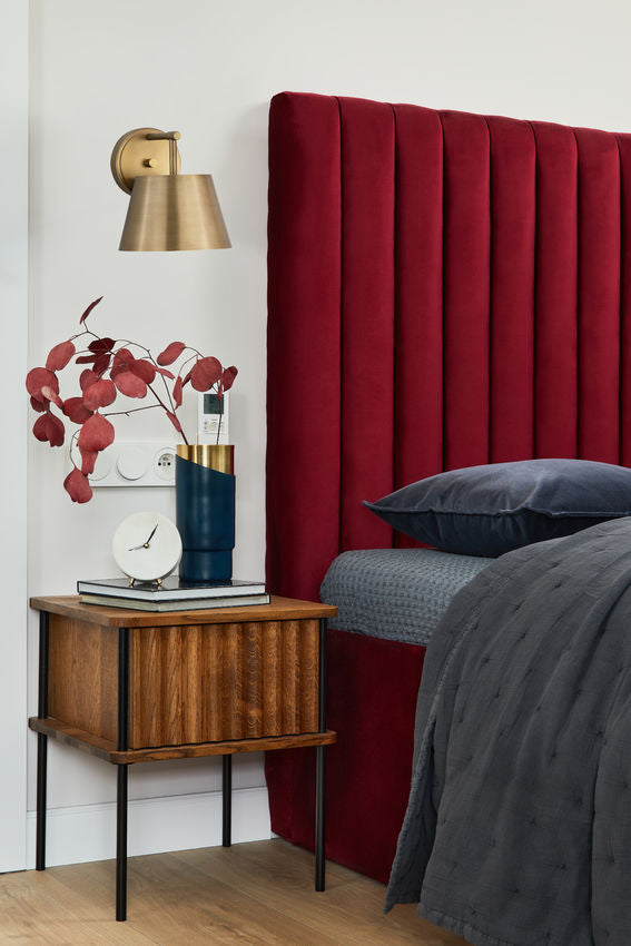 Z-Lite Lilly 9" 1-Light Rubbed Brass Steel Wall Sconce