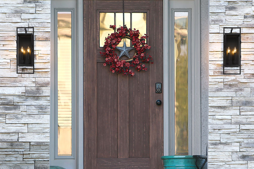 Z-Lite Lucian 8" 2-Light Black Aluminum Outdoor Wall Sconce With Clear Glass Shade