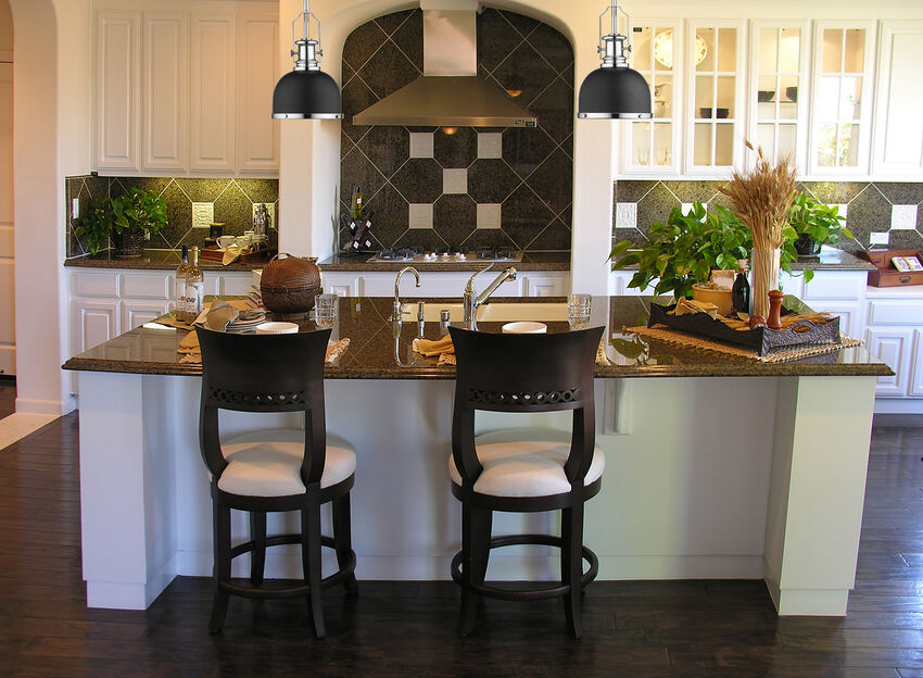 Z-Lite Melange 9" 1-Light Matte Black and Chrome Mini Pendant Light With Metal and Glass Shade
