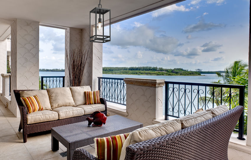 Z-Lite Nuri 8" 1-Light Black Aluminum Outdoor Chain Mount Ceiling Fixture With Clear Glass Shade