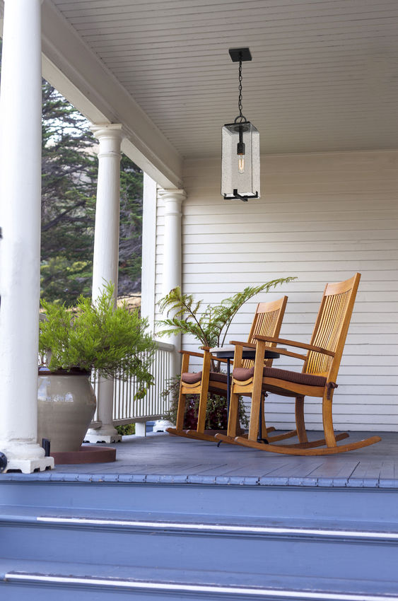 Z-Lite Sana 7" 1-Light Black Aluminum Outdoor Chain Mount Ceiling Fixture With Seedy Glass Shade